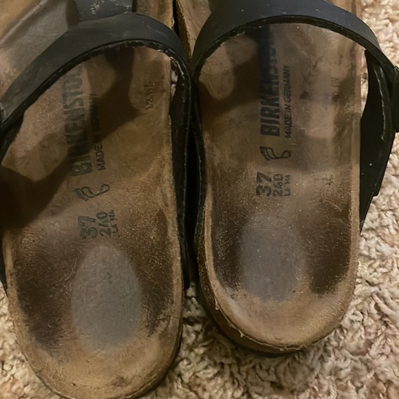 Sandals - Picture 2 of 3